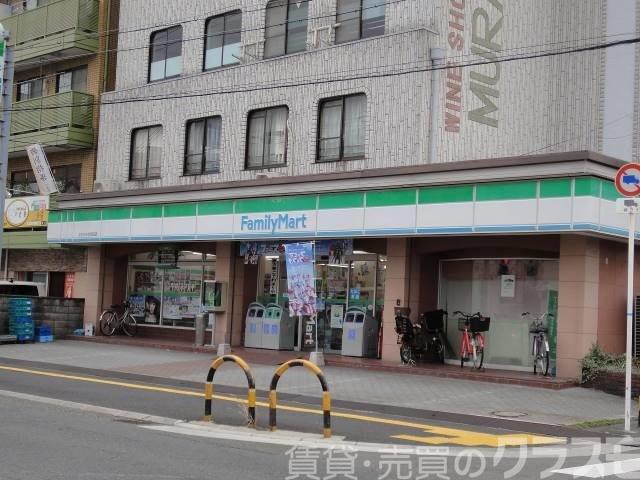 コンビニ　ファミリーマートむらかみ北花田店（コンビニ）まで242m