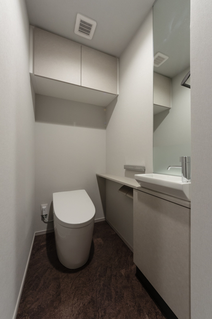 トイレ　※写真は同タイプ住戸です。