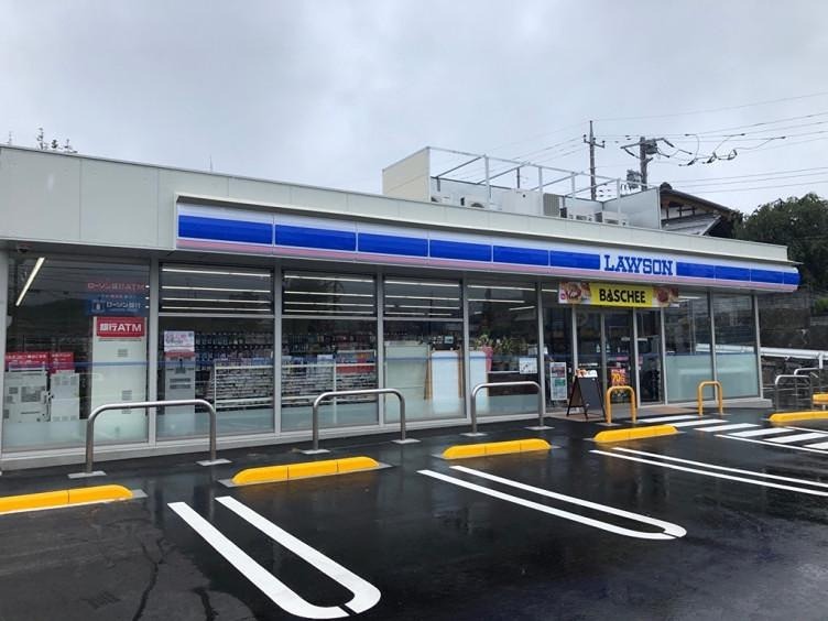 コンビニ　ローソン 八王子越野店（コンビニ）まで179m