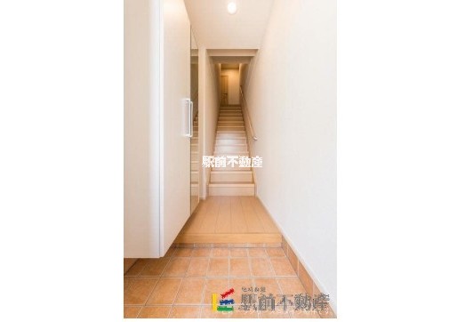 玄関　同じモデルの写真です