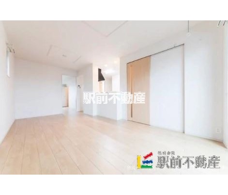 居室・リビング　同じモデルの写真です