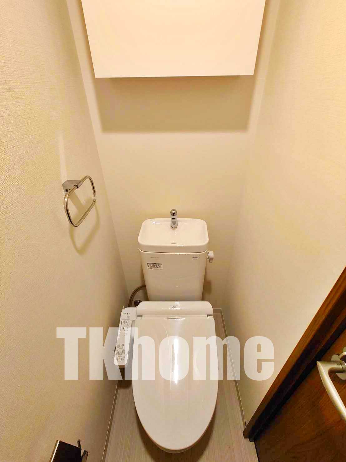 トイレ　温水洗浄便座付き