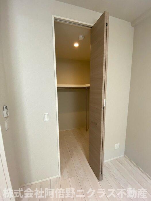 収納　内装は別部屋の参考写真です