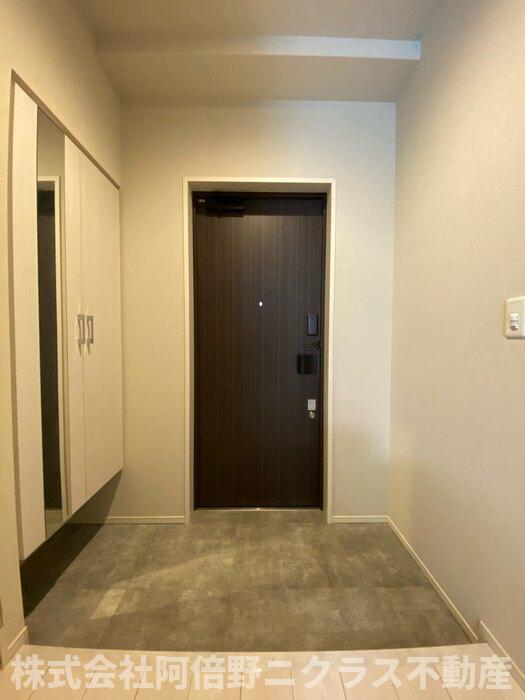 玄関　内装は別部屋の参考写真です