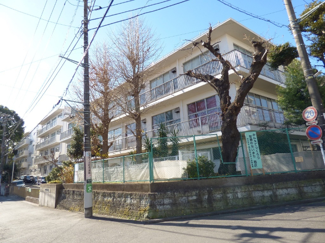 中学校　横浜市立老松中学校（中学校）まで505m