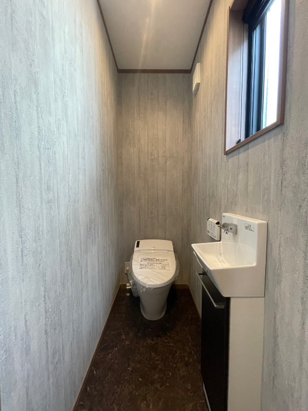 ＪＲ山陽本線 倉敷駅 徒歩25分 2階建 築4年のトイレ写真