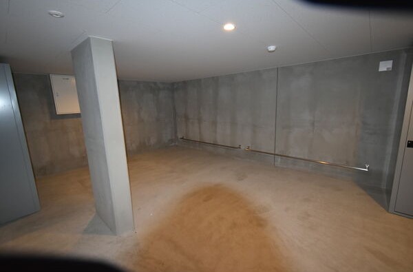 地下鉄東西線 バスセンター前駅 徒歩8分 4階建 築7年の外観写真