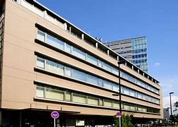 図書館　渋谷区立中央図書館（図書館）まで647m