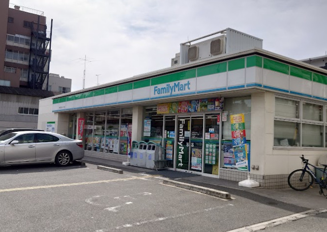 コンビニ　ファミリーマート 東大阪足代北一丁目店（コンビニ）まで328m