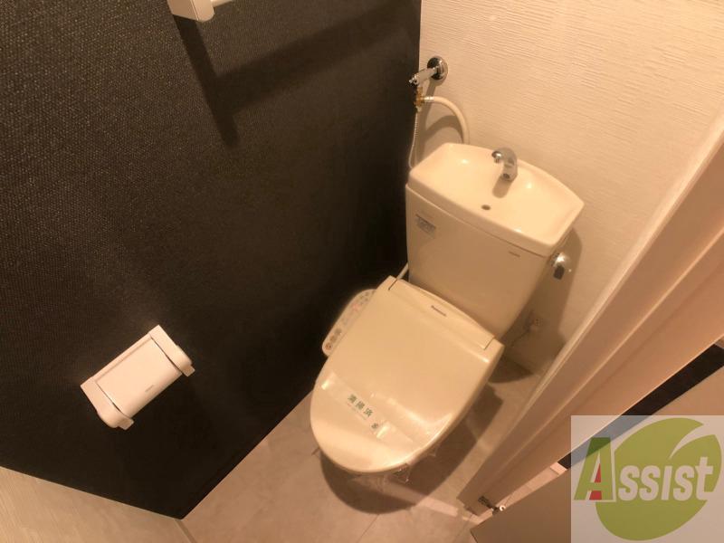 トイレ　こちらはトイレです。清潔感があり、安心して使用できます。