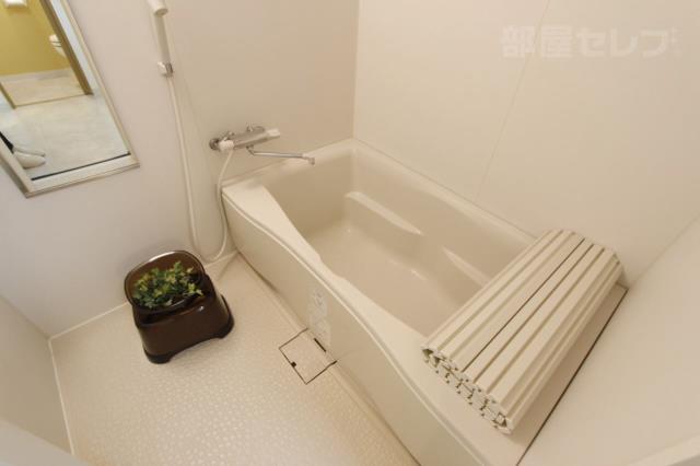 バス・シャワールーム　家具家電はイメージとなります