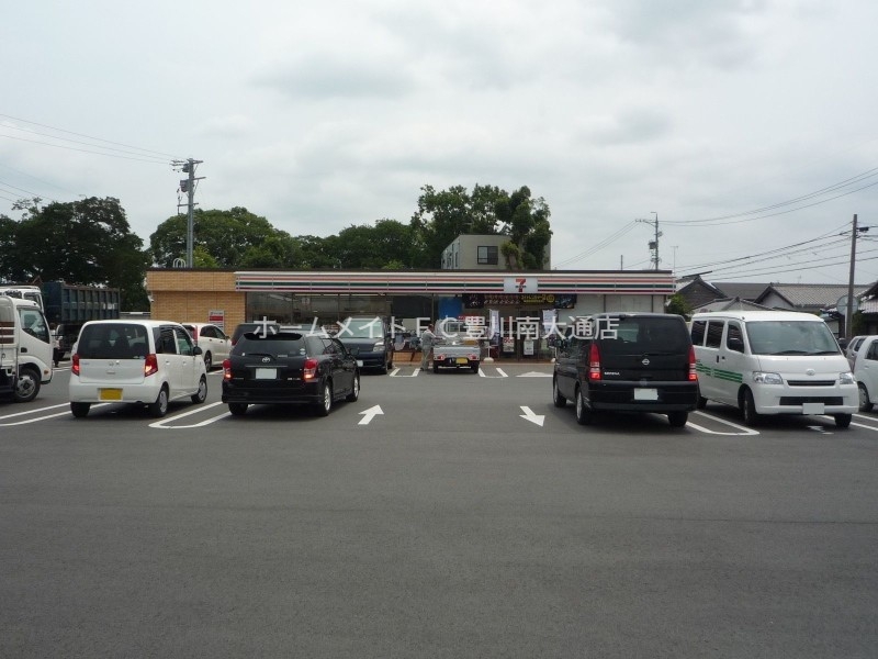 コンビニ　セブンイレブン豊川桜町店（コンビニ）まで345m