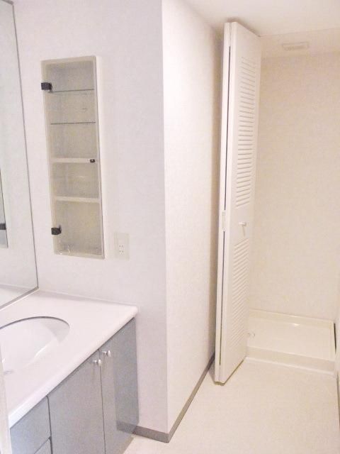 洗面設備　★独立洗面台・扉付き洗濯機置き場★