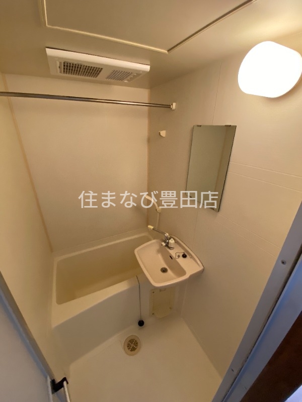 バス・シャワールーム　同型別部屋写真