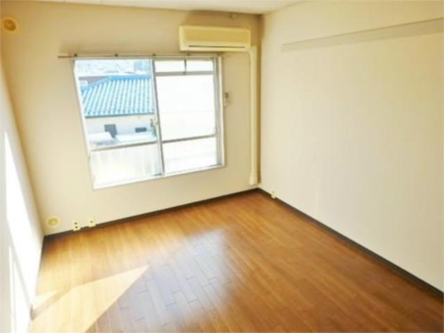 居室・リビング　明るいお部屋