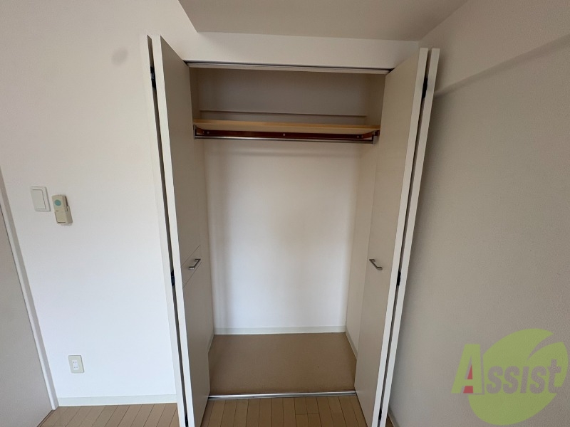 収納　寝室の収納です。部屋がすっきり片付きます。