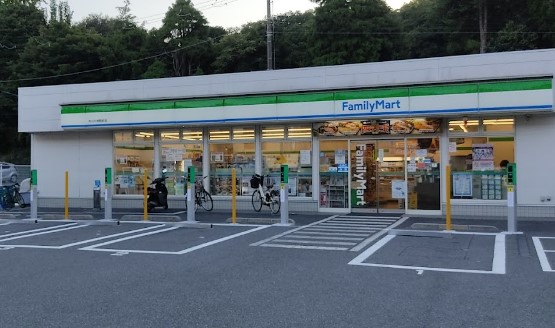 コンビニ　ファミリーマート 市川大野駅前店（コンビニ）まで663m