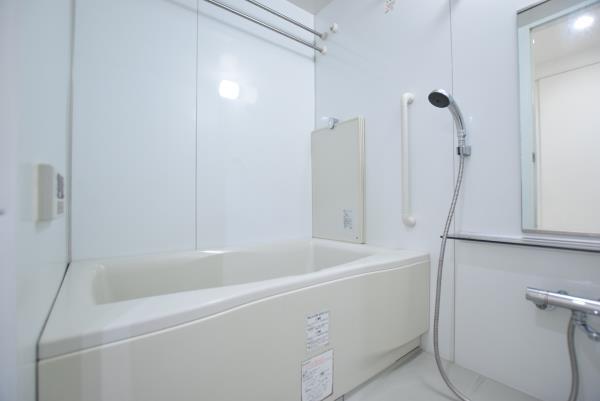 バス・シャワールーム　※別部屋の参考写真です。