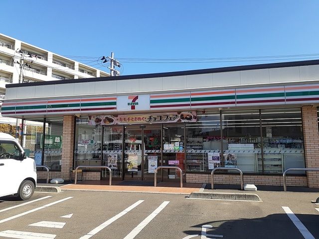 コンビニ　セブンイレブン泉中央２丁目店（コンビニ）まで650m