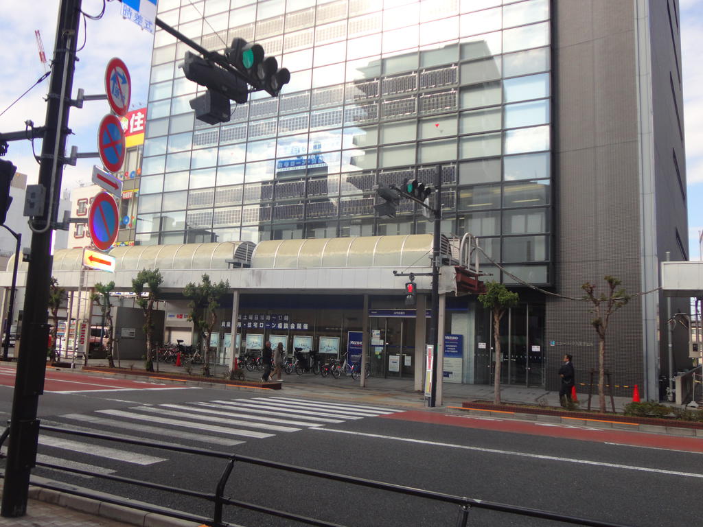 銀行　みずほ銀行八王子支店（銀行）まで231m