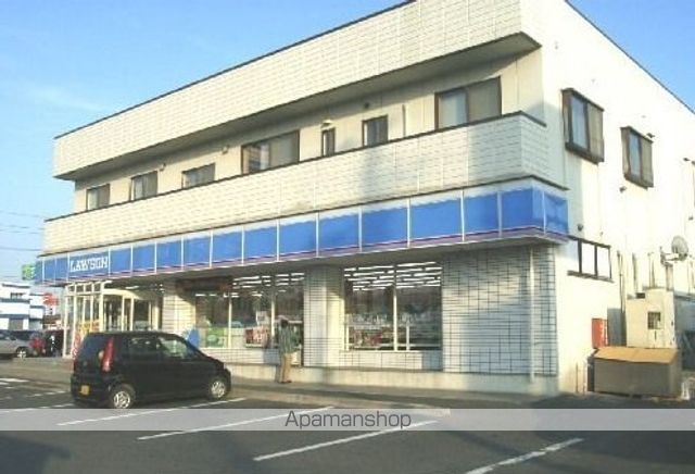 コンビニ　ローソン八戸類家店（コンビニ）まで750m