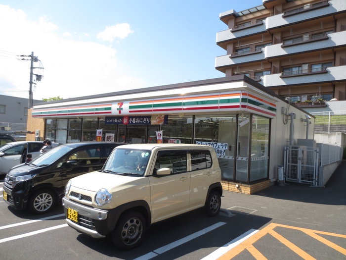 コンビニ　セブンイレブン市ケ尾東店（コンビニ）まで500m