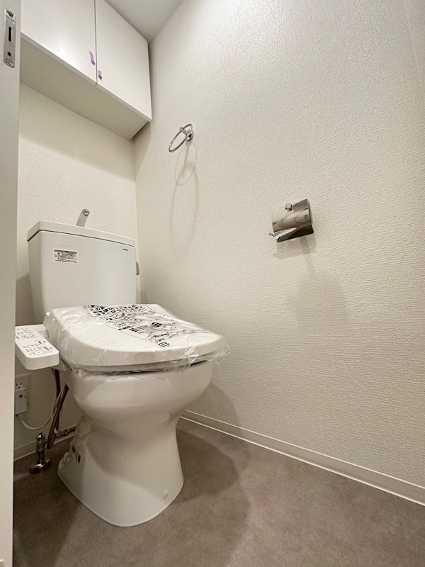 セレニテ三宮リアンのトイレ写真