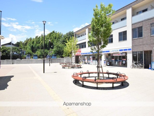 コンビニ　ローソン（コンビニ）まで2600m