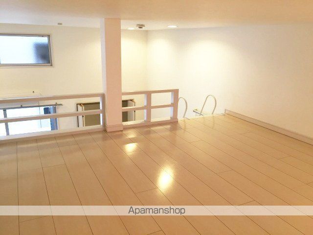 地下鉄東山線 本陣駅 徒歩5分 2階建 築14年の内装写真