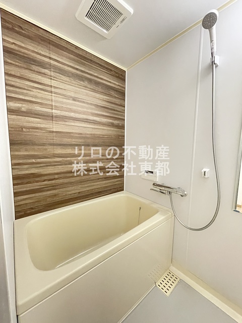 バス・シャワールーム　追い焚き機能付き！生活時間の違う家族には便利です☆
