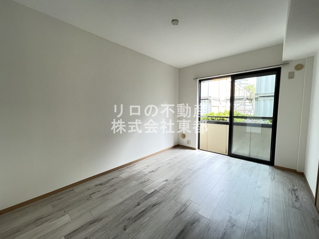 その他部屋・スペース　南向きで日当たり良好なお部屋！暖かな日差しが入ります♪