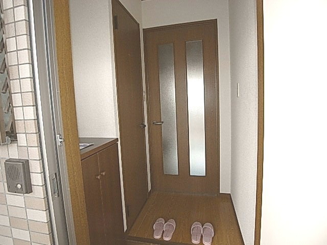 ユーベル1の玄関写真