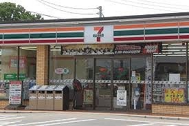 コンビニ　セブンイレブン見福２丁目店（コンビニ）まで700m