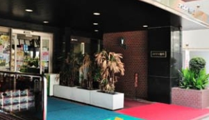 スーパー　ココスナカムラ麹町店（スーパー）まで283m