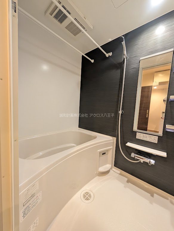 バス・シャワールーム　※他のお部屋の写真です