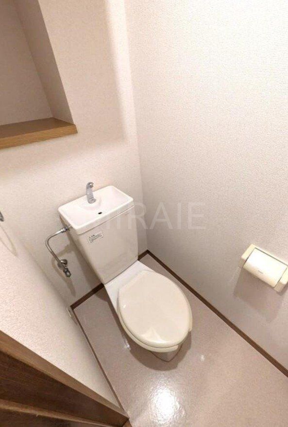 トイレ　参考写真・別号室のお部屋になります。