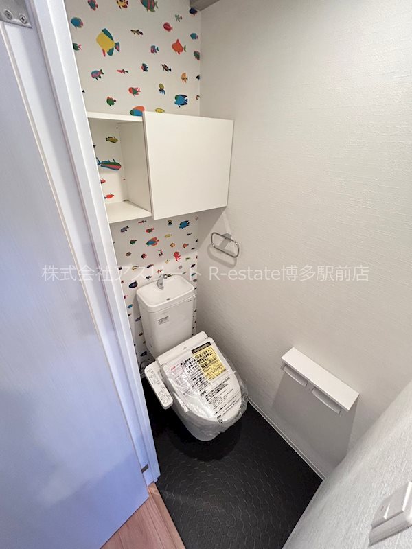 地下鉄空港線 博多駅 徒歩12分 10階建 築3年のトイレ写真