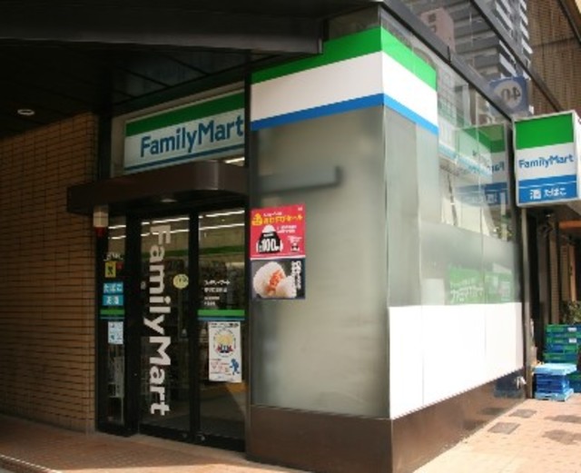 コンビニ　ファミリーマート神谷町駅前店（コンビニ）まで292m