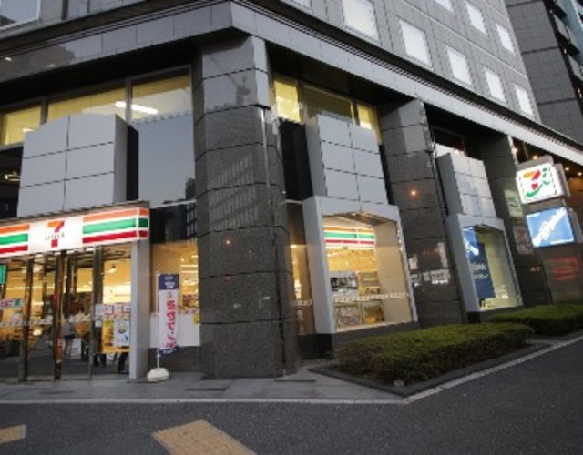 コンビニ　セブンイレブン虎ノ門5丁目店（コンビニ）まで320m