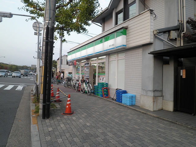 コンビニ　ファミリーマート 賀茂大橋店（コンビニ）まで119m