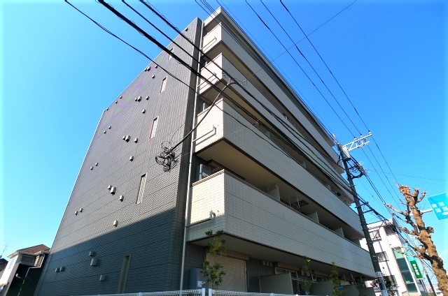 Genesisの外観写真