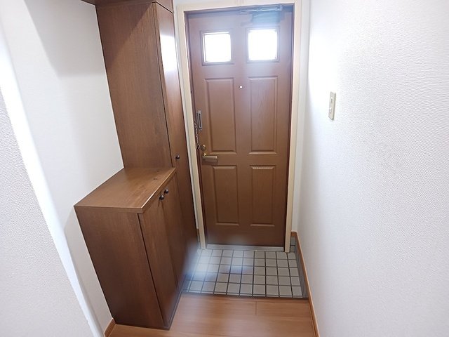 玄関　落ち着いた玄関です