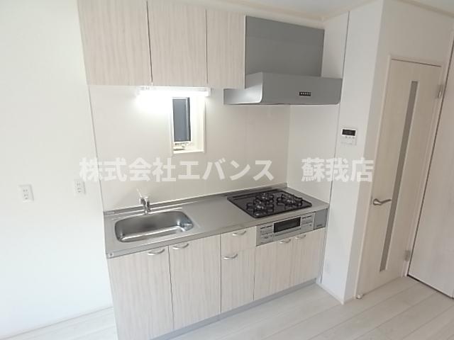ナリトモ仁戸名Cのキッチン写真