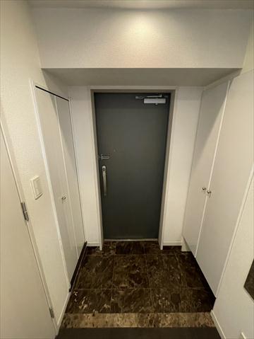 都営大江戸線 蔵前駅 徒歩1分 11階建 築22年の玄関写真