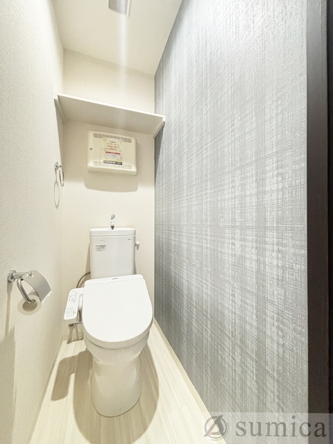 ＪＲ関西本線 加美駅 徒歩13分 3階建 築6年のトイレ写真