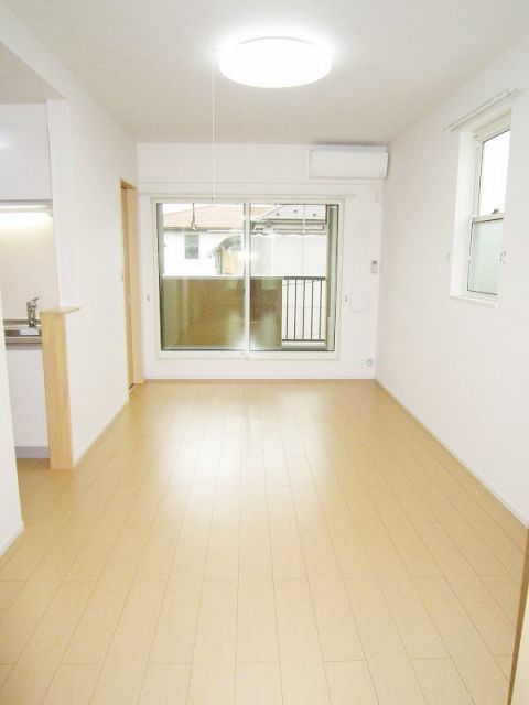 ＪＲ青梅線 拝島駅 徒歩14分 2階建 築15年の居間写真