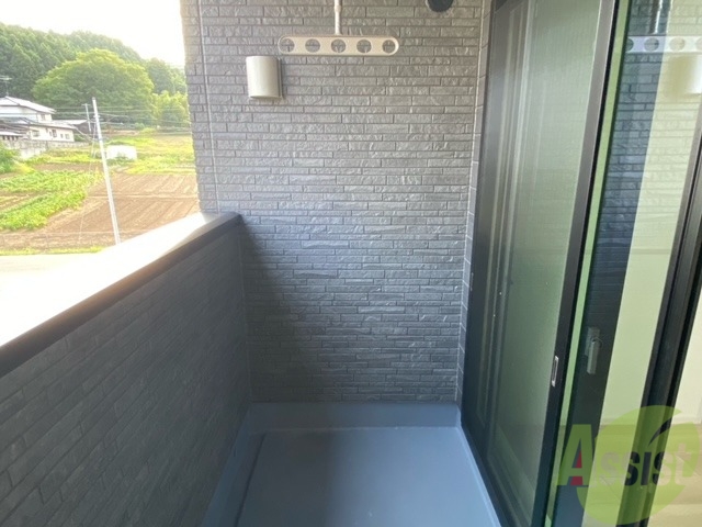 バルコニー　陽当り良好のバルコニーでお洗濯もはかどりますね