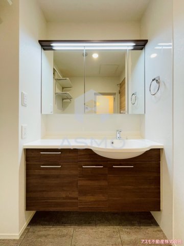 洗面設備　同マンション別部屋　参考写真