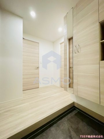 玄関　同マンション別部屋　参考写真