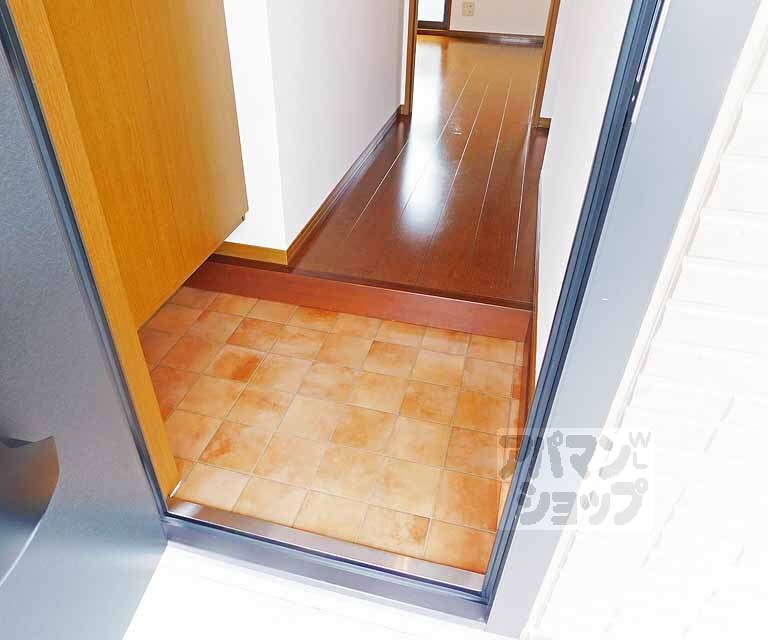 玄関　テラコッタ調タイルがオシャレ・
